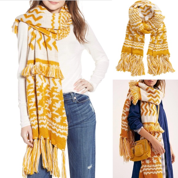 NWOT FREE PEOPLE MILE HIGH PRINT FRINGE KNIT SCARF - Picture 2 of 8